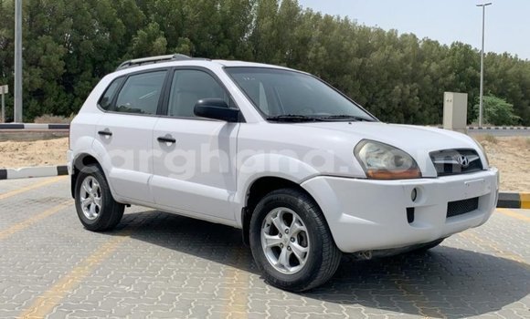 Buy Import Hyundai Tucson White Car in Import - Dubai in Ashanti Buy Import Hyundai Tucson White Car in Import - Dubai in Ashanti