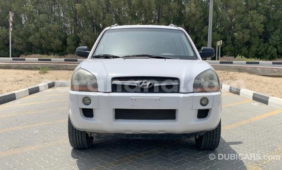 Buy Import Hyundai Tucson White Car in Import - Dubai in Ashanti Buy Import Hyundai Tucson White Car in Import - Dubai in Ashanti