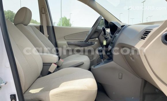 Buy Import Hyundai Tucson White Car in Import - Dubai in Ashanti Buy Import Hyundai Tucson White Car in Import - Dubai in Ashanti