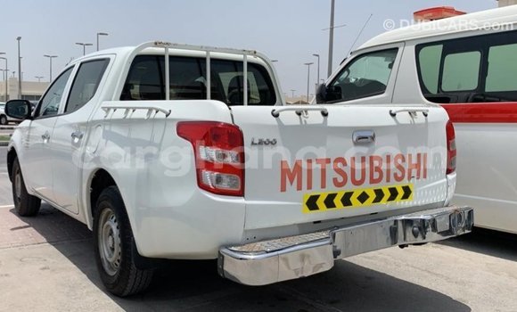 Ra Imported Mitsubishi L200 funfun Ọkọ̀ in Import - Dubai ni Ashanti Ra Imported Mitsubishi L200 funfun Ọkọ̀ in Import - Dubai ni Ashanti