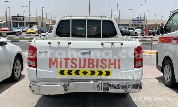 Ra Imported Mitsubishi L200 funfun Ọkọ̀ in Import - Dubai ni Ashanti Ra Imported Mitsubishi L200 funfun Ọkọ̀ in Import - Dubai ni Ashanti