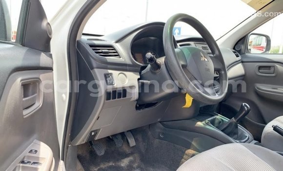Ra Imported Mitsubishi L200 funfun Ọkọ̀ in Import - Dubai ni Ashanti Ra Imported Mitsubishi L200 funfun Ọkọ̀ in Import - Dubai ni Ashanti