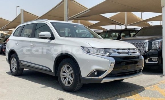 Ra Imported Mitsubishi Outlander funfun Ọkọ̀ in Import - Dubai ni Ashanti Ra Imported Mitsubishi Outlander funfun Ọkọ̀ in Import - Dubai ni Ashanti