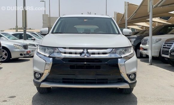 Ra Imported Mitsubishi Outlander funfun Ọkọ̀ in Import - Dubai ni Ashanti Ra Imported Mitsubishi Outlander funfun Ọkọ̀ in Import - Dubai ni Ashanti