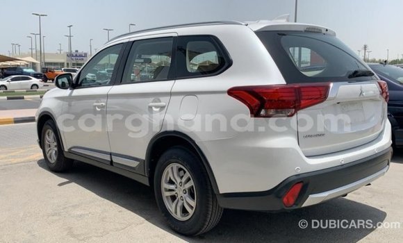 Ra Imported Mitsubishi Outlander funfun Ọkọ̀ in Import - Dubai ni Ashanti Ra Imported Mitsubishi Outlander funfun Ọkọ̀ in Import - Dubai ni Ashanti