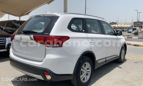Ra Imported Mitsubishi Outlander funfun Ọkọ̀ in Import - Dubai ni Ashanti Ra Imported Mitsubishi Outlander funfun Ọkọ̀ in Import - Dubai ni Ashanti