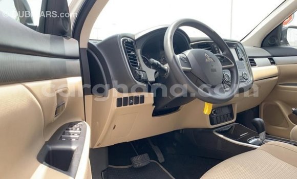 Ra Imported Mitsubishi Outlander funfun Ọkọ̀ in Import - Dubai ni Ashanti Ra Imported Mitsubishi Outlander funfun Ọkọ̀ in Import - Dubai ni Ashanti