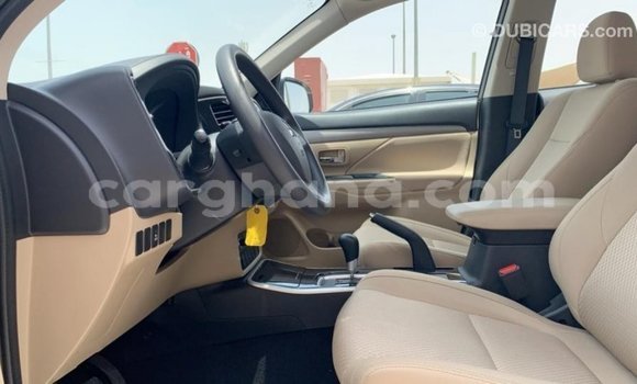 Ra Imported Mitsubishi Outlander funfun Ọkọ̀ in Import - Dubai ni Ashanti Ra Imported Mitsubishi Outlander funfun Ọkọ̀ in Import - Dubai ni Ashanti
