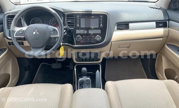 Ra Imported Mitsubishi Outlander funfun Ọkọ̀ in Import - Dubai ni Ashanti Ra Imported Mitsubishi Outlander funfun Ọkọ̀ in Import - Dubai ni Ashanti