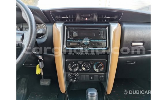 Sayi Imported Toyota Fortuner White Mota in Import - Dubai a Ashanti Sayi Imported Toyota Fortuner White Mota in Import - Dubai a Ashanti