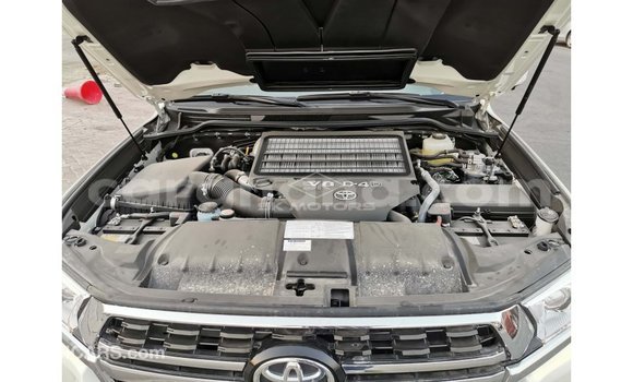 Ra Imported Toyota Land Cruiser funfun Ọkọ̀ in Import - Dubai ni Ashanti Ra Imported Toyota Land Cruiser funfun Ọkọ̀ in Import - Dubai ni Ashanti