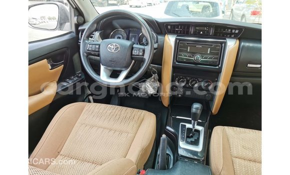 Sayi Imported Toyota Fortuner White Mota in Import - Dubai a Ashanti Sayi Imported Toyota Fortuner White Mota in Import - Dubai a Ashanti