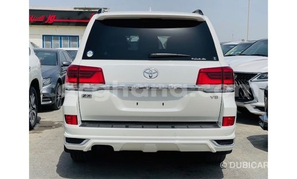 Ra Imported Toyota Land Cruiser funfun Ọkọ̀ in Import - Dubai ni Ashanti Ra Imported Toyota Land Cruiser funfun Ọkọ̀ in Import - Dubai ni Ashanti