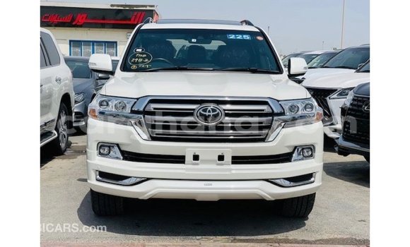 Ra Imported Toyota Land Cruiser funfun Ọkọ̀ in Import - Dubai ni Ashanti Ra Imported Toyota Land Cruiser funfun Ọkọ̀ in Import - Dubai ni Ashanti