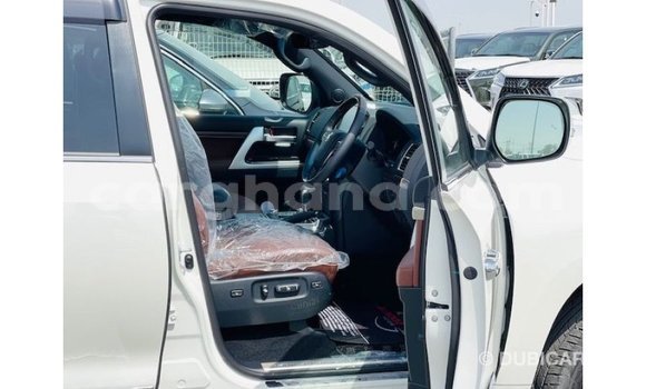 Ra Imported Toyota Land Cruiser funfun Ọkọ̀ in Import - Dubai ni Ashanti Ra Imported Toyota Land Cruiser funfun Ọkọ̀ in Import - Dubai ni Ashanti
