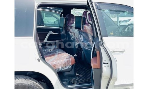 Ra Imported Toyota Land Cruiser funfun Ọkọ̀ in Import - Dubai ni Ashanti Ra Imported Toyota Land Cruiser funfun Ọkọ̀ in Import - Dubai ni Ashanti