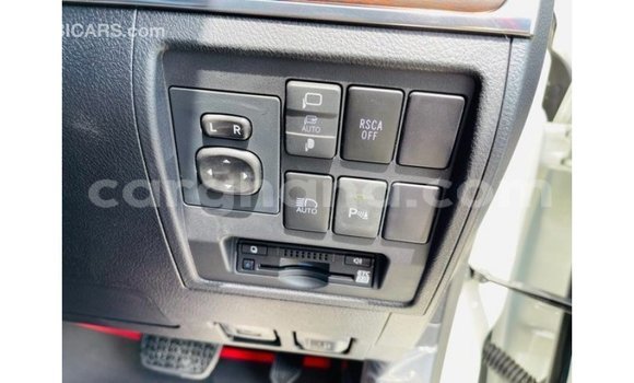 Ra Imported Toyota Land Cruiser funfun Ọkọ̀ in Import - Dubai ni Ashanti Ra Imported Toyota Land Cruiser funfun Ọkọ̀ in Import - Dubai ni Ashanti