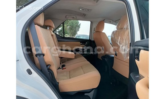 Ra Imported Toyota Fortuner funfun Ọkọ̀ in Import - Dubai ni Ashanti Ra Imported Toyota Fortuner funfun Ọkọ̀ in Import - Dubai ni Ashanti