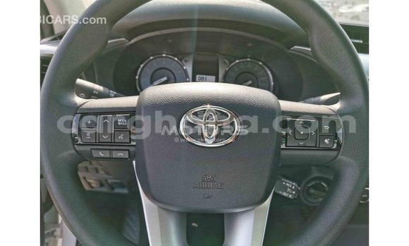 Sayi Imported Toyota Hilux White Mota in Import - Dubai a Ashanti Sayi Imported Toyota Hilux White Mota in Import - Dubai a Ashanti