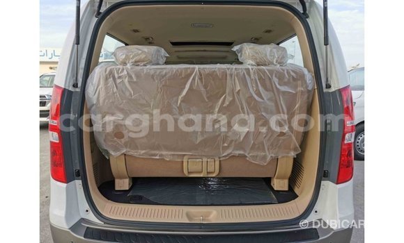 Ra Imported Hyundai Accent funfun Ọkọ̀ in Import - Dubai ni Ashanti Ra Imported Hyundai Accent funfun Ọkọ̀ in Import - Dubai ni Ashanti