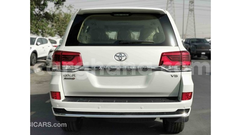 Big with watermark toyota land cruiser ashanti import dubai 32102