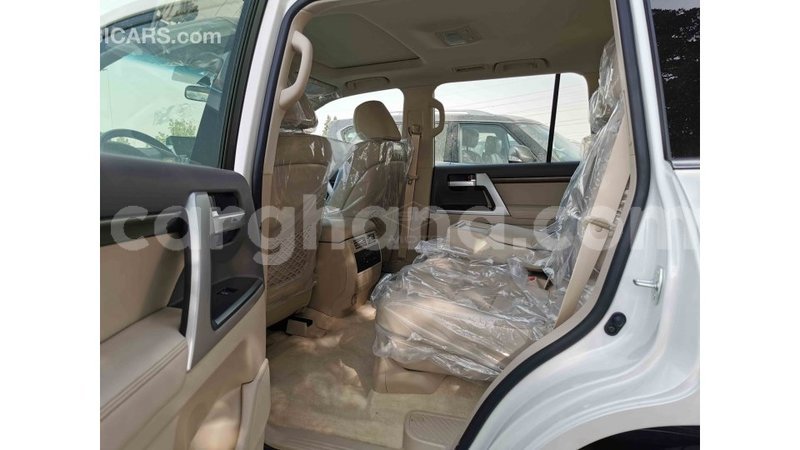 Big with watermark toyota land cruiser ashanti import dubai 32102