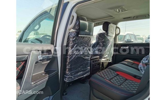 Sayi Imported Toyota Land Cruiser White Mota in Import - Dubai a Ashanti Sayi Imported Toyota Land Cruiser White Mota in Import - Dubai a Ashanti