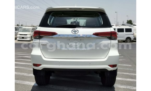 Ra Imported Toyota Fortuner funfun Ọkọ̀ in Import - Dubai ni Ashanti Ra Imported Toyota Fortuner funfun Ọkọ̀ in Import - Dubai ni Ashanti