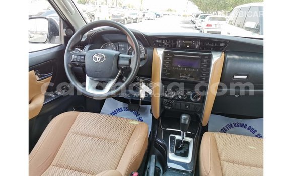 Ra Imported Toyota Fortuner funfun Ọkọ̀ in Import - Dubai ni Ashanti Ra Imported Toyota Fortuner funfun Ọkọ̀ in Import - Dubai ni Ashanti