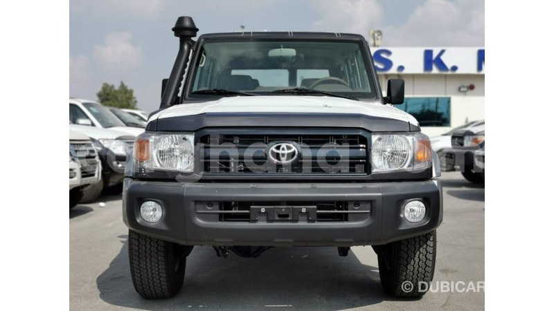 Big with watermark toyota land cruiser ashanti import dubai 32110