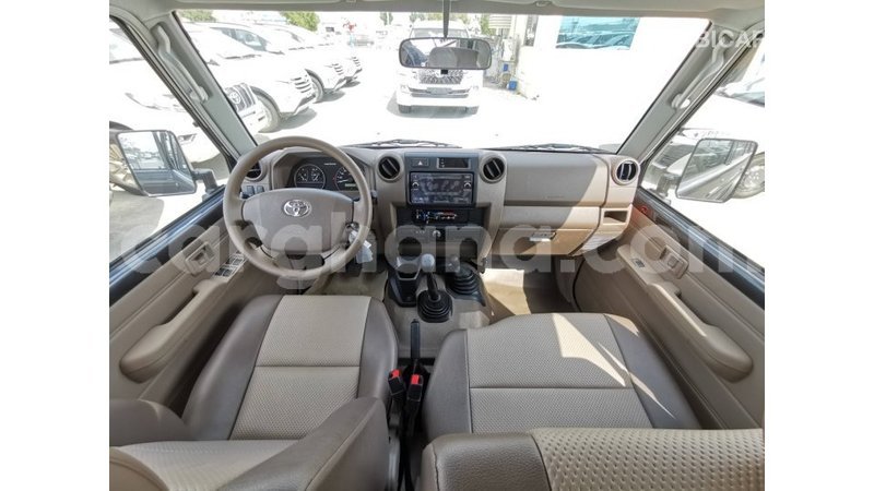 Big with watermark toyota land cruiser ashanti import dubai 32110