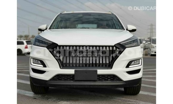 Buy Import Hyundai Tucson White Car in Import - Dubai in Ashanti Buy Import Hyundai Tucson White Car in Import - Dubai in Ashanti