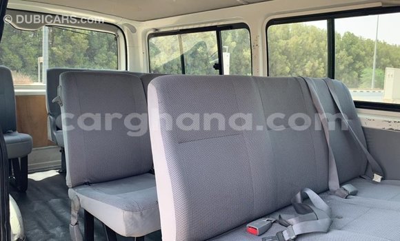 Sayi Imported Toyota Hiace White Mota in Import - Dubai a Ashanti Sayi Imported Toyota Hiace White Mota in Import - Dubai a Ashanti