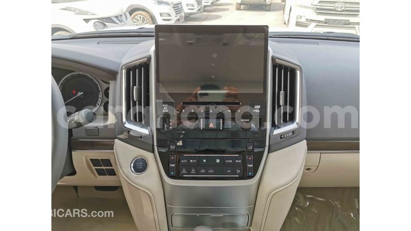 Big with watermark toyota land cruiser ashanti import dubai 32209