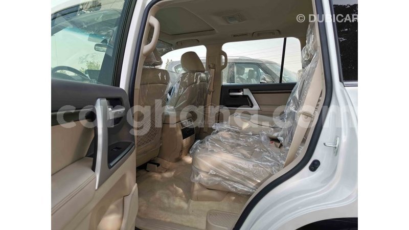 Big with watermark toyota land cruiser ashanti import dubai 32209