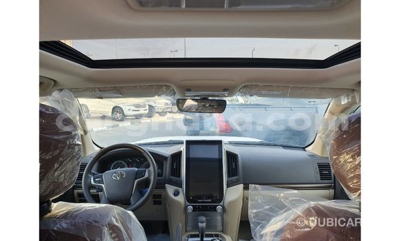 Ra Imported Toyota Land Cruiser funfun Ọkọ̀ in Import - Dubai ni Ashanti Ra Imported Toyota Land Cruiser funfun Ọkọ̀ in Import - Dubai ni Ashanti