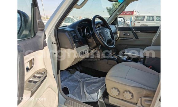 Sayi Imported Mitsubishi Pajero White Mota in Import - Dubai a Ashanti Sayi Imported Mitsubishi Pajero White Mota in Import - Dubai a Ashanti