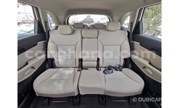 Sayi Imported Kia Sorento White Mota in Import - Dubai a Ashanti Sayi Imported Kia Sorento White Mota in Import - Dubai a Ashanti