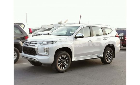 Buy Import Mitsubishi Montero White Car in Import - Dubai in Ashanti Buy Import Mitsubishi Montero White Car in Import - Dubai in Ashanti