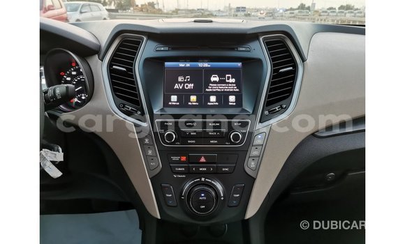 Sayi Imported Hyundai Santa Fe White Mota in Import - Dubai a Ashanti Sayi Imported Hyundai Santa Fe White Mota in Import - Dubai a Ashanti