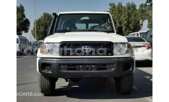 Buy Import Toyota Land Cruiser White Car in Import - Dubai in Ashanti Buy Import Toyota Land Cruiser White Car in Import - Dubai in Ashanti