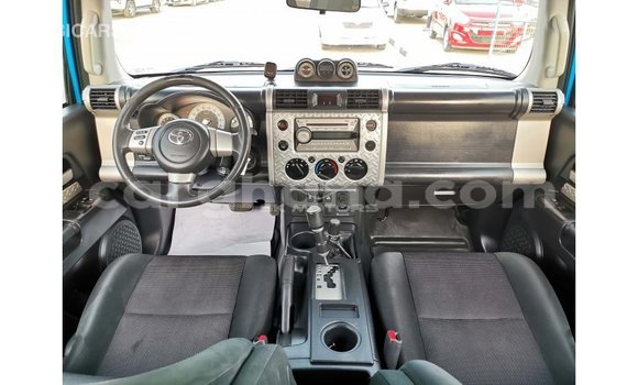 Ra Imported Toyota FJ Cruiser Blue Ọkọ̀ in Import - Dubai ni Ashanti Ra Imported Toyota FJ Cruiser Blue Ọkọ̀ in Import - Dubai ni Ashanti