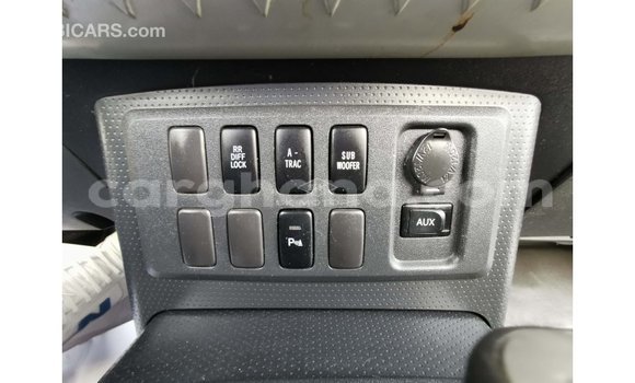 Ra Imported Toyota FJ Cruiser Blue Ọkọ̀ in Import - Dubai ni Ashanti Ra Imported Toyota FJ Cruiser Blue Ọkọ̀ in Import - Dubai ni Ashanti