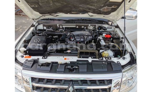 Buy Import Mitsubishi Pajero White Car in Import - Dubai in Ashanti Buy Import Mitsubishi Pajero White Car in Import - Dubai in Ashanti
