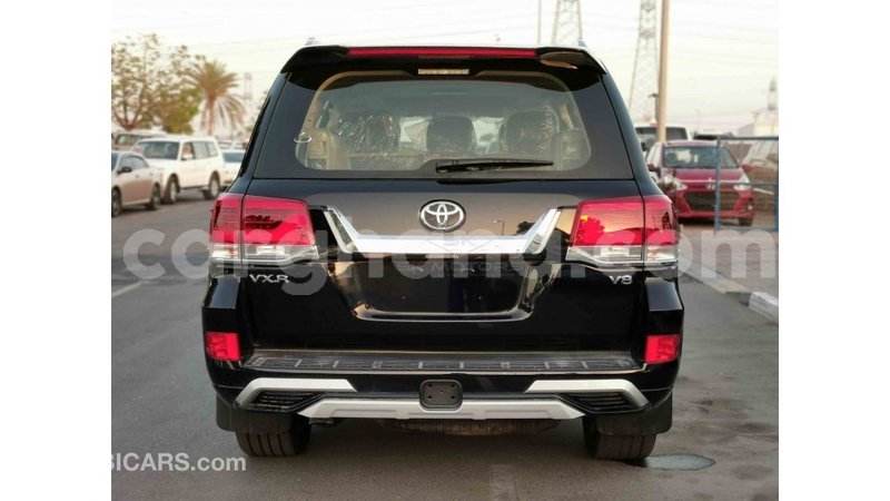 Big with watermark toyota land cruiser ashanti import dubai 32343