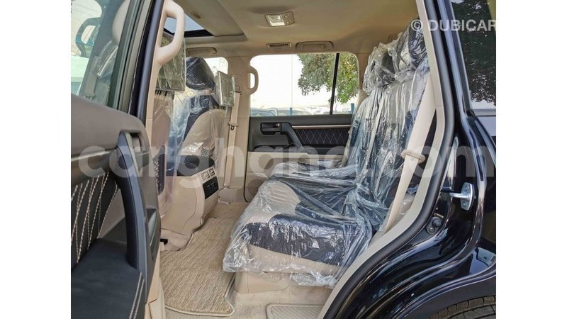 Big with watermark toyota land cruiser ashanti import dubai 32343