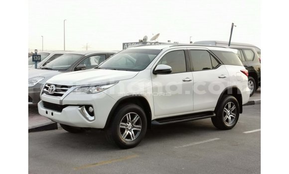 Ra Imported Toyota Fortuner funfun Ọkọ̀ in Import - Dubai ni Ashanti Ra Imported Toyota Fortuner funfun Ọkọ̀ in Import - Dubai ni Ashanti