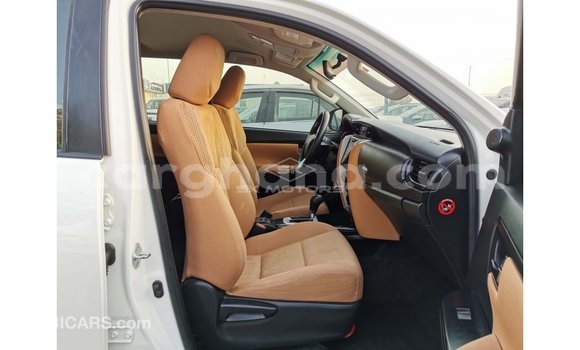 Ra Imported Toyota Fortuner funfun Ọkọ̀ in Import - Dubai ni Ashanti Ra Imported Toyota Fortuner funfun Ọkọ̀ in Import - Dubai ni Ashanti