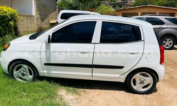 Ra Àlòkù Kia Morning funfun Ọkọ̀ in Accra ni Greater Accra Ra Àlòkù Kia Morning funfun Ọkọ̀ in Accra ni Greater Accra