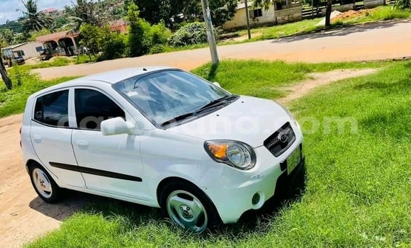 Ra Àlòkù Kia Morning funfun Ọkọ̀ in Accra ni Greater Accra Ra Àlòkù Kia Morning funfun Ọkọ̀ in Accra ni Greater Accra